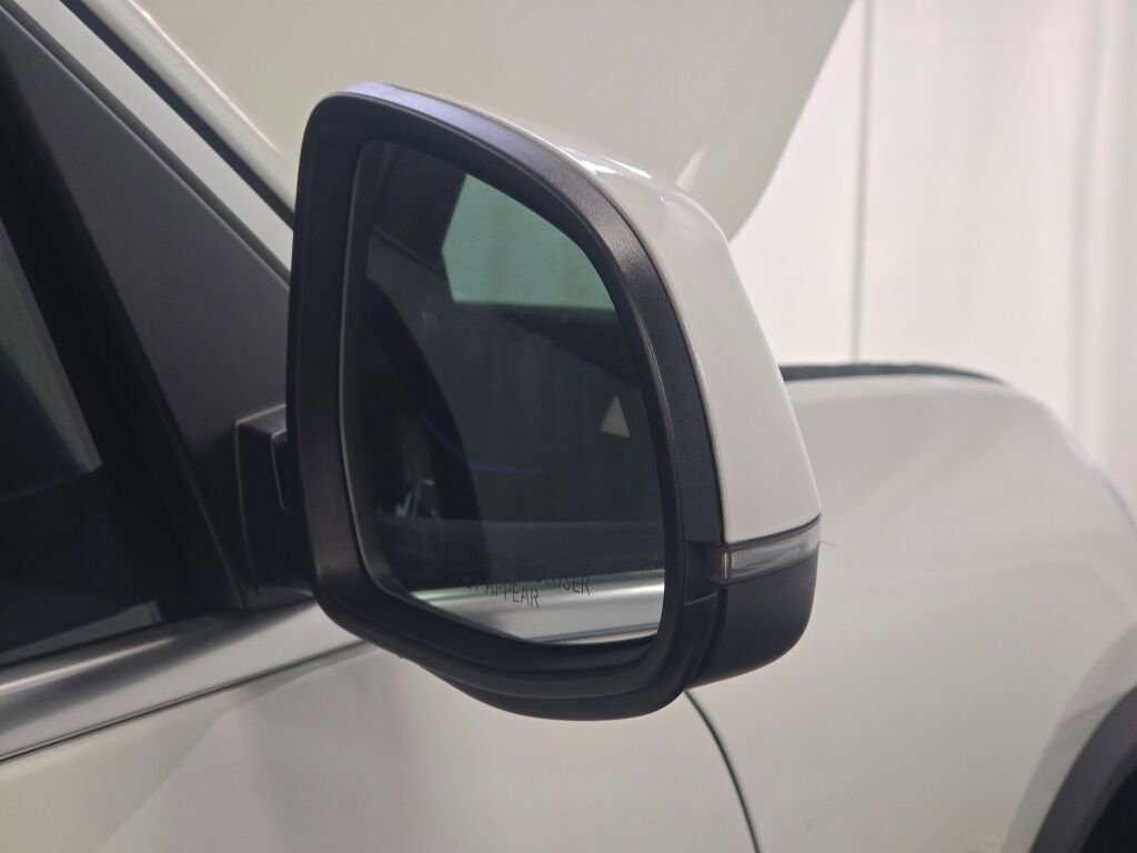 Used 2025 BMW X5 xDrive50e image 29