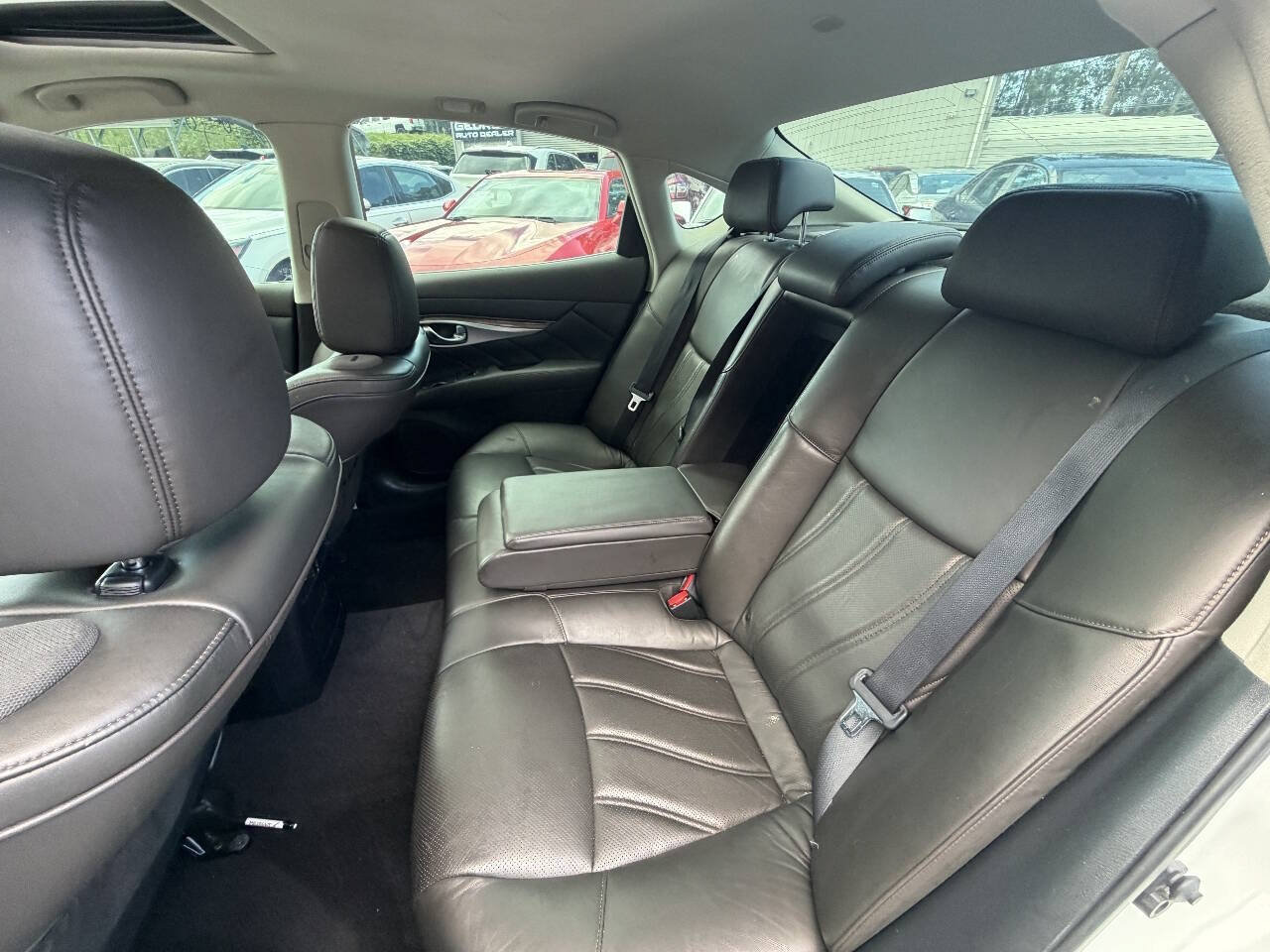 Used 2011 INFINITI M37 w/ Deluxe Touring Pkg RWD image 13