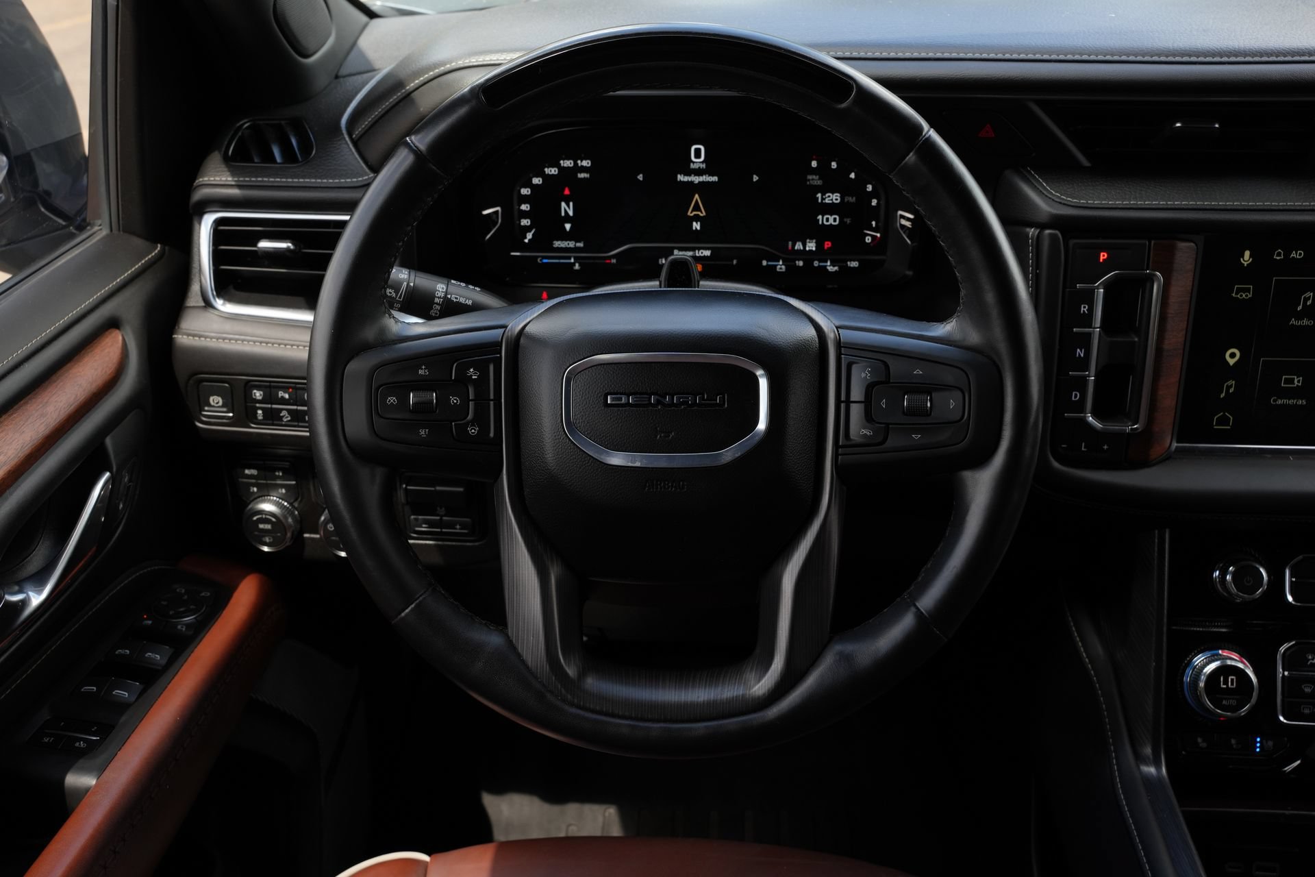 Used 2024 GMC Yukon Denali Ultimate AWD/4WD image 11