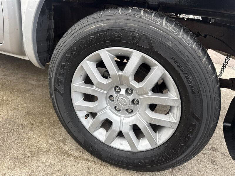 Used 2010 Nissan Frontier LE w/ LE Value Truck Pkg AWD/4WD image 15