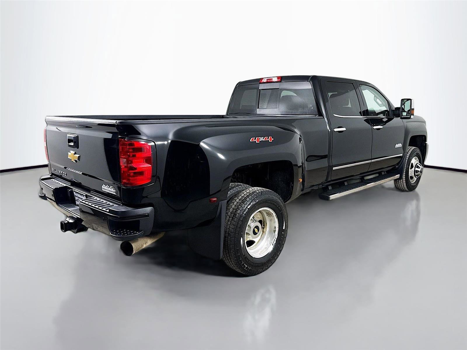 Used 2017 Chevrolet Silverado 3500 High Country w/ Duramax Plus Package AWD/4WD image 9