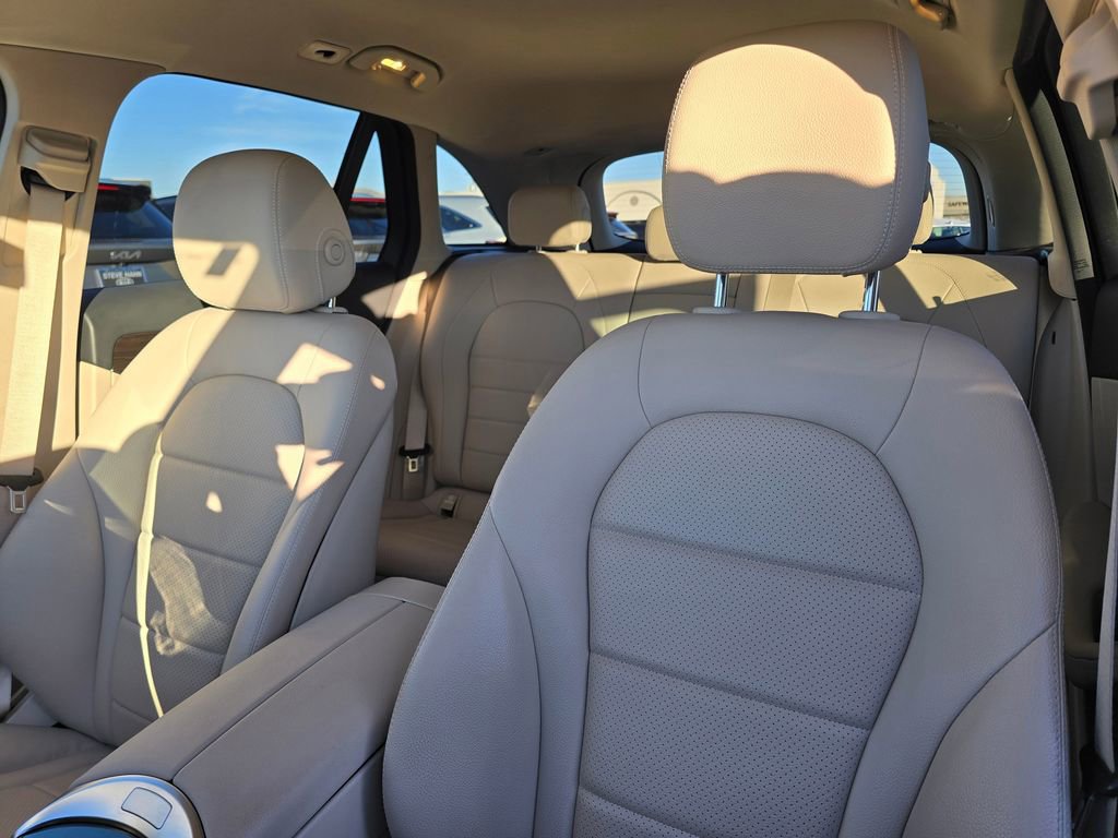 Used 2021 Mercedes-Benz GLC 300 4MATIC image 24