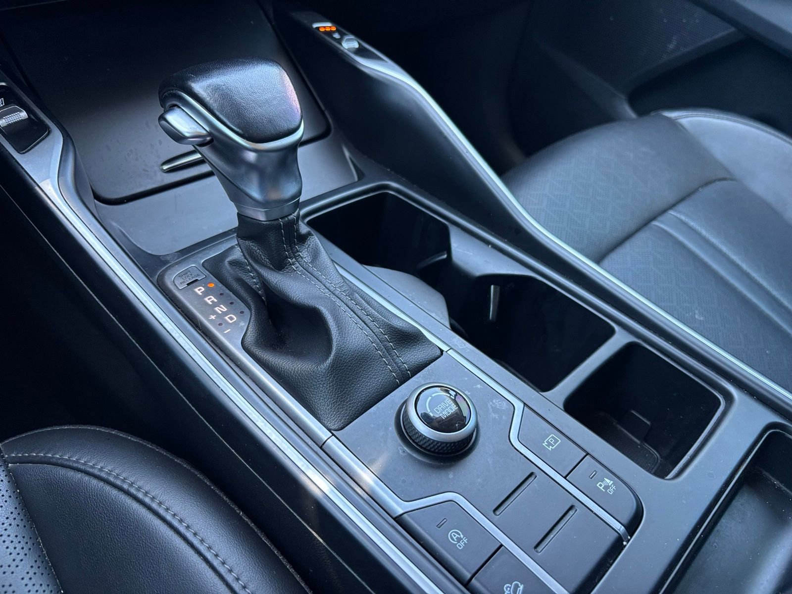 Used 2023 Kia Sorento S image 9