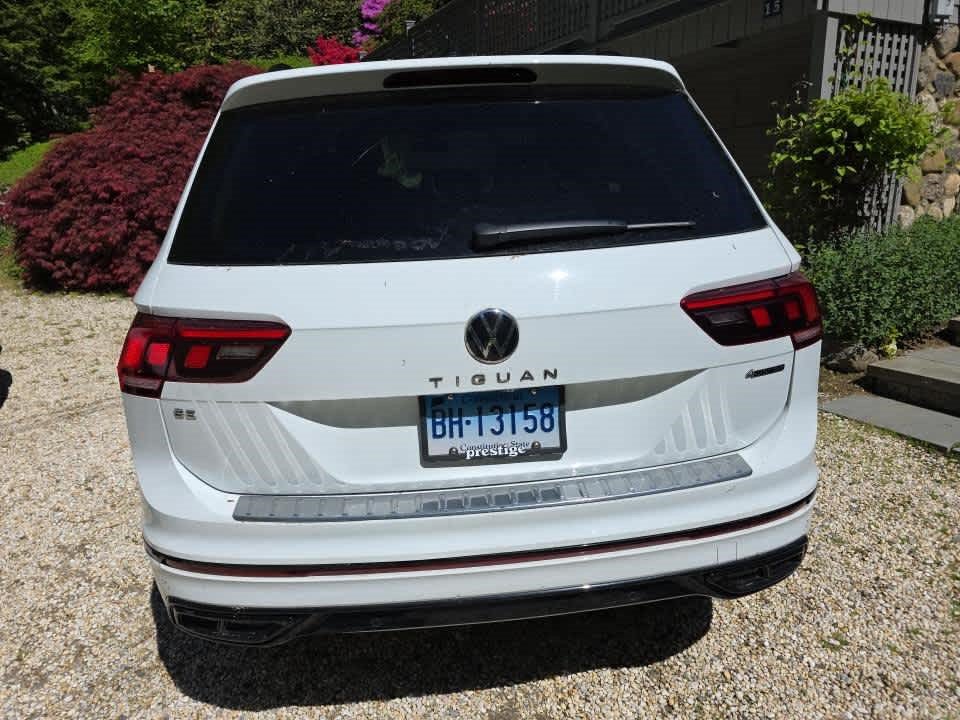 Used 2022 Volkswagen Tiguan SE R-Line AWD/4WD image 5