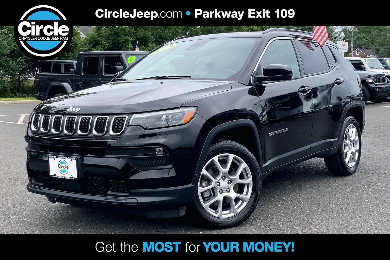 Certified 2023 Jeep Compass Latitude w/ Sun and Sound Group AWD/4WD image 1
