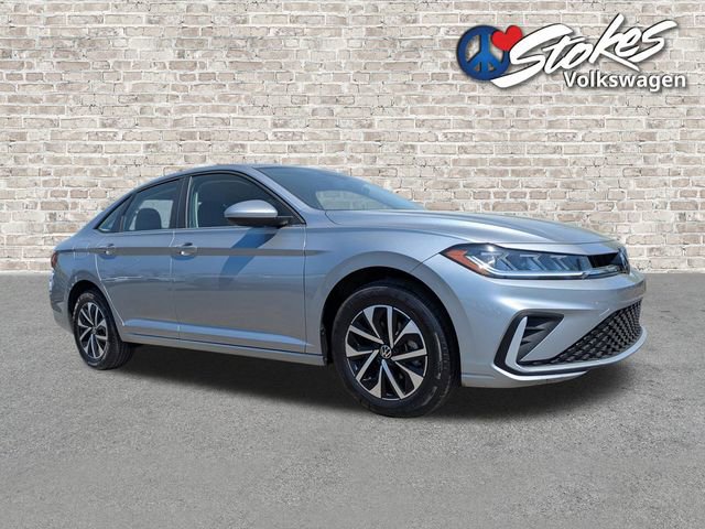 Used 2025 Volkswagen Jetta S image 2