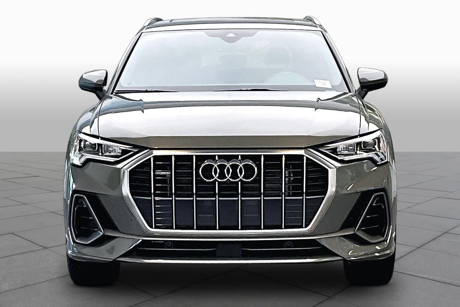 Certified 2025 Audi Q3 2.0T Premium Plus w/ Premium Plus Package AWD/4WD image 4