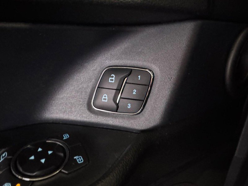 Used 2020 Ford Expedition Max XLT w/ Equipment Group 202A image 17