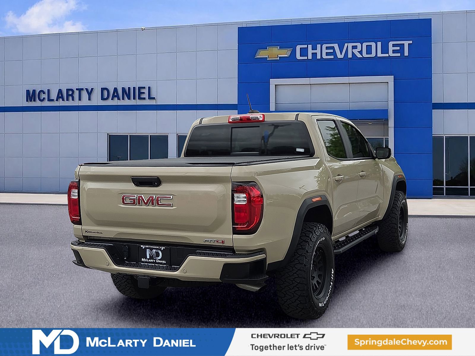 Used 2023 GMC Canyon AT4 w/ LPO, Skid Plate Package AWD/4WD image 5