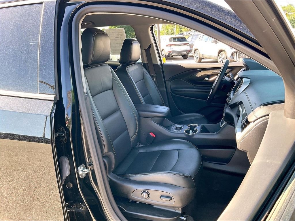 Used 2024 GMC Terrain SLT AWD/4WD image 10