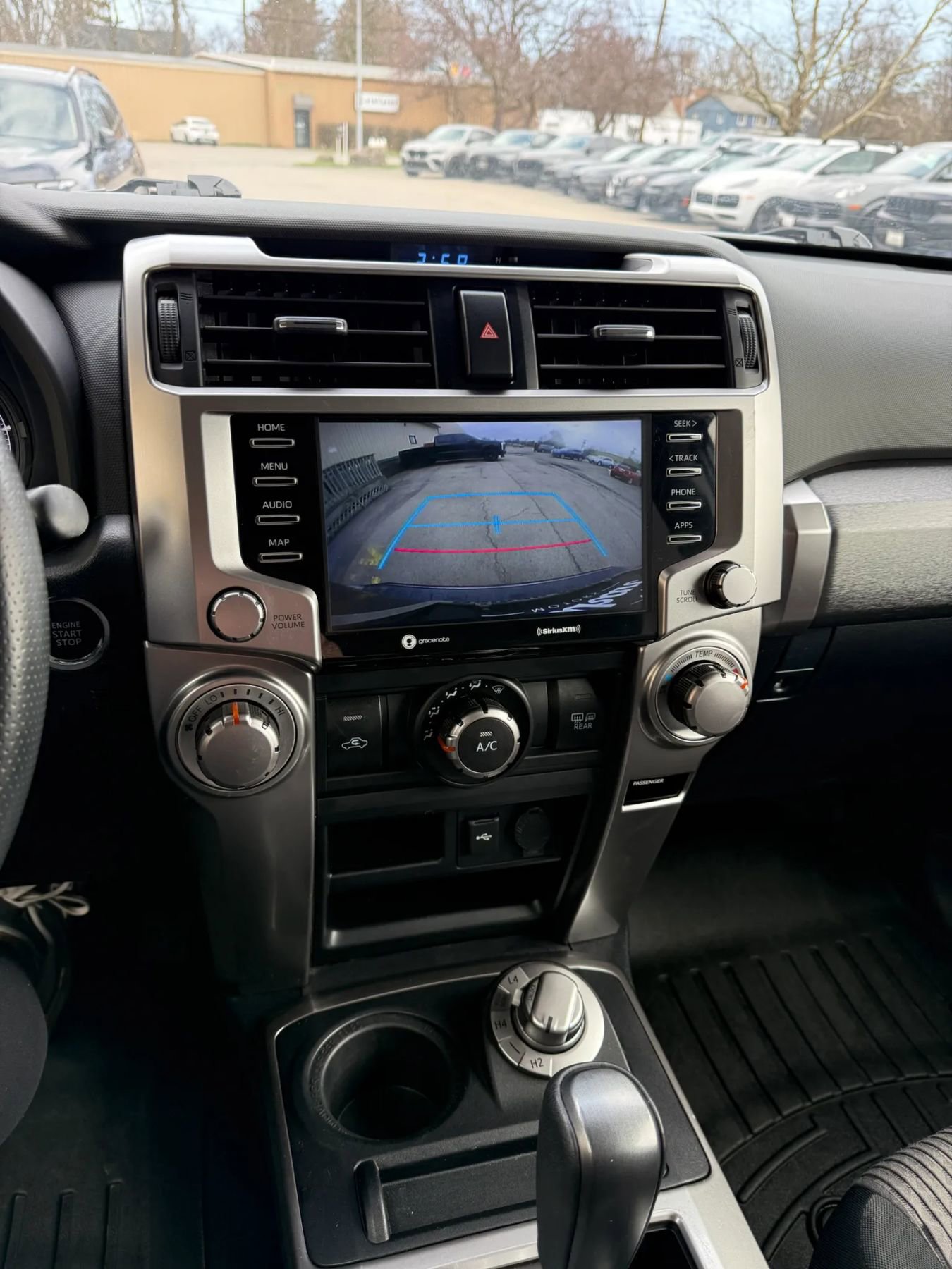 Used 2022 Toyota 4Runner SR5 AWD/4WD image 29