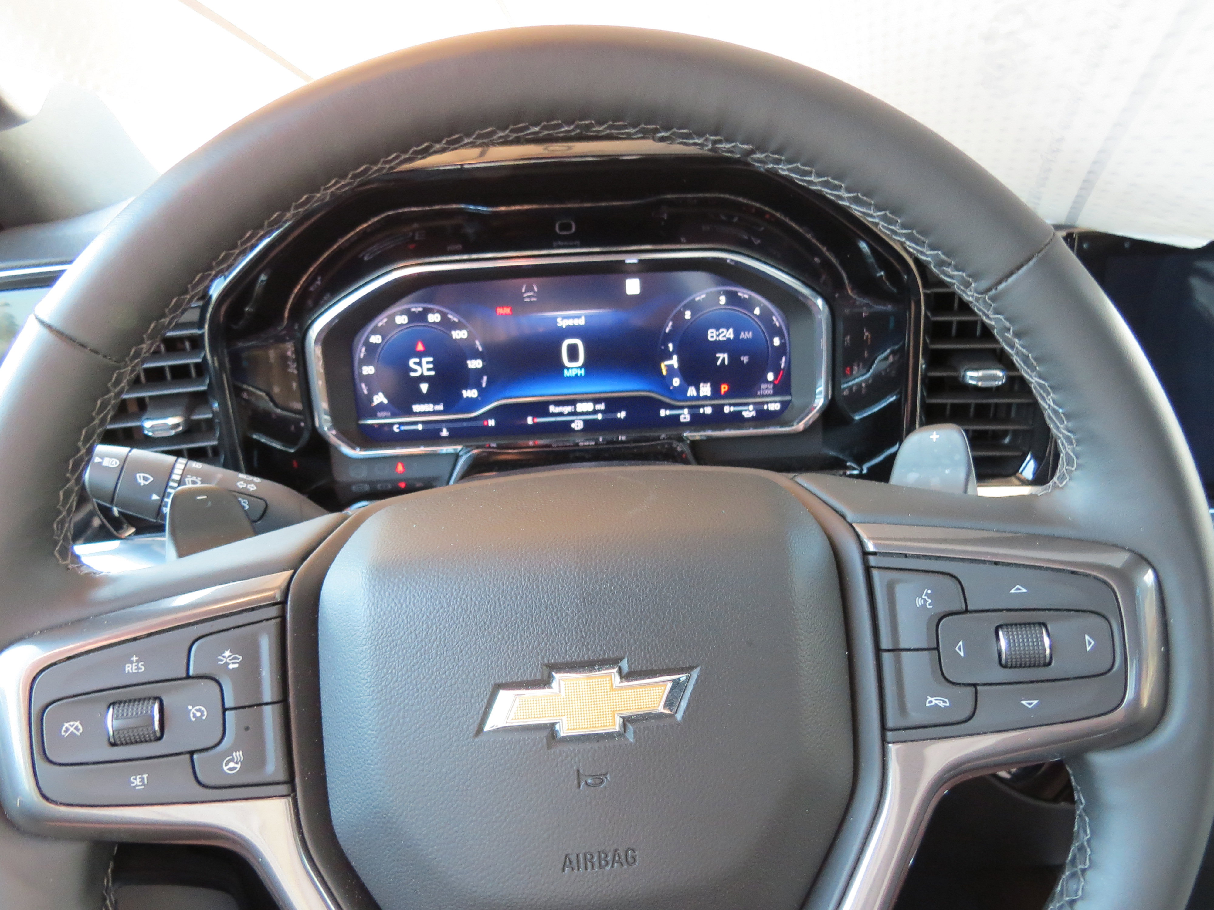 Used 2024 Chevrolet Silverado 1500 High Country w/ Technology Package AWD/4WD image 26
