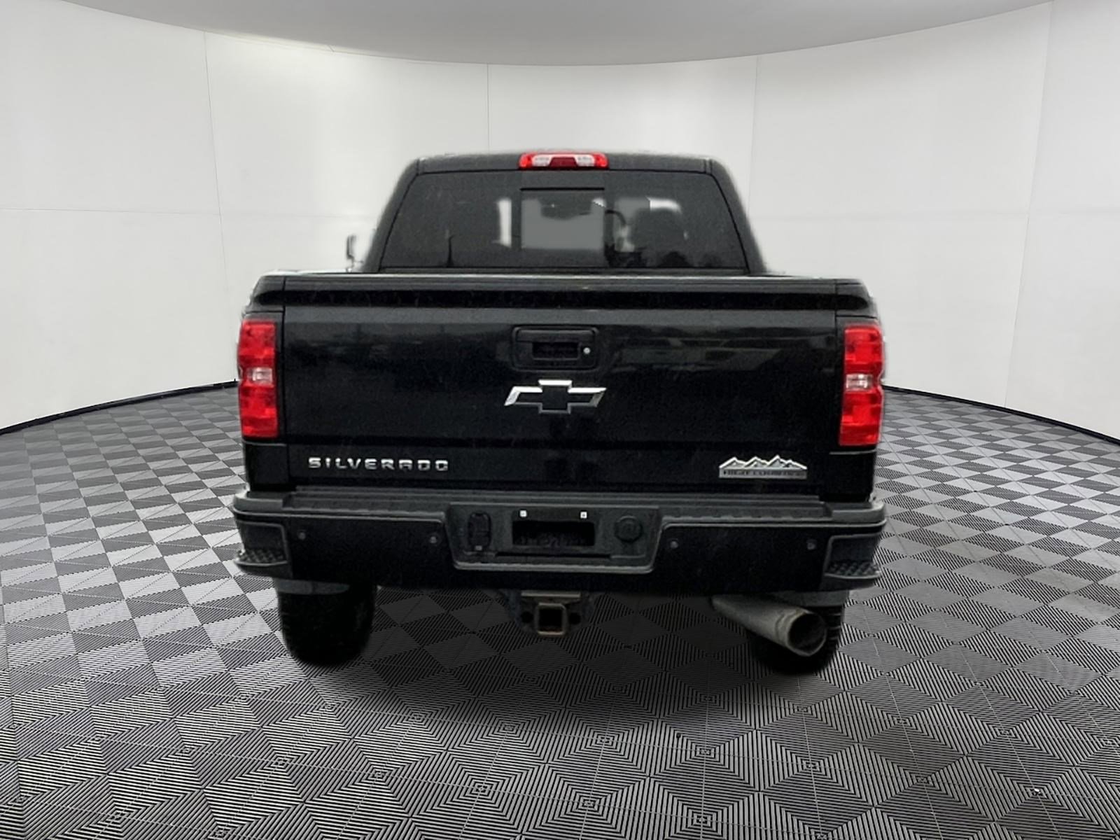 Used 2018 Chevrolet Silverado 2500 High Country w/ Duramax Plus Package image 5