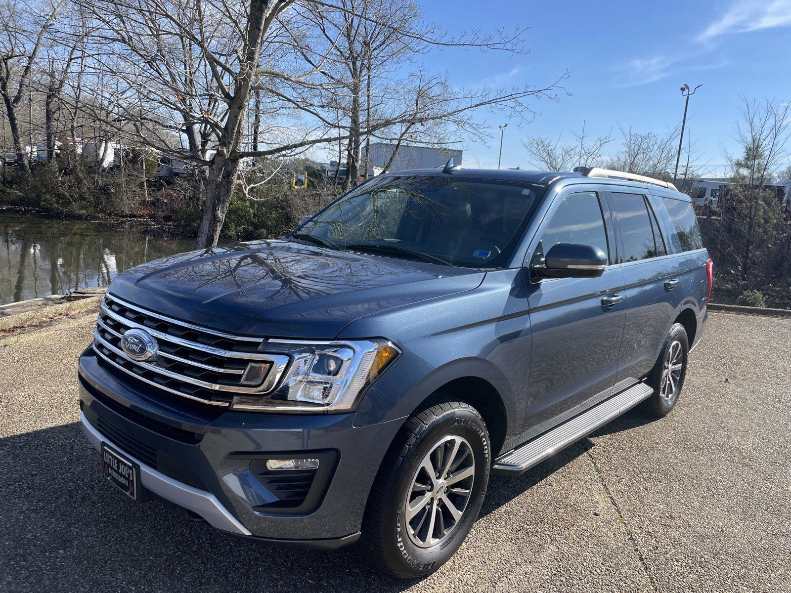 Used 2018 Ford Expedition XLT w/ Equipment Group 202A image 9