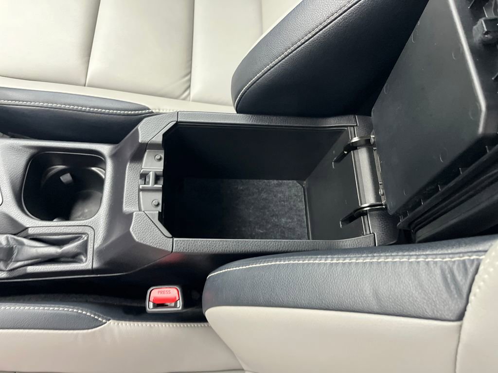 Certified 2017 Toyota RAV4 Limited image 26