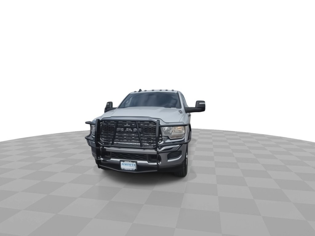 Used 2024 RAM 2500 Tradesman w/ Chrome Appearance Group AWD/4WD image 3