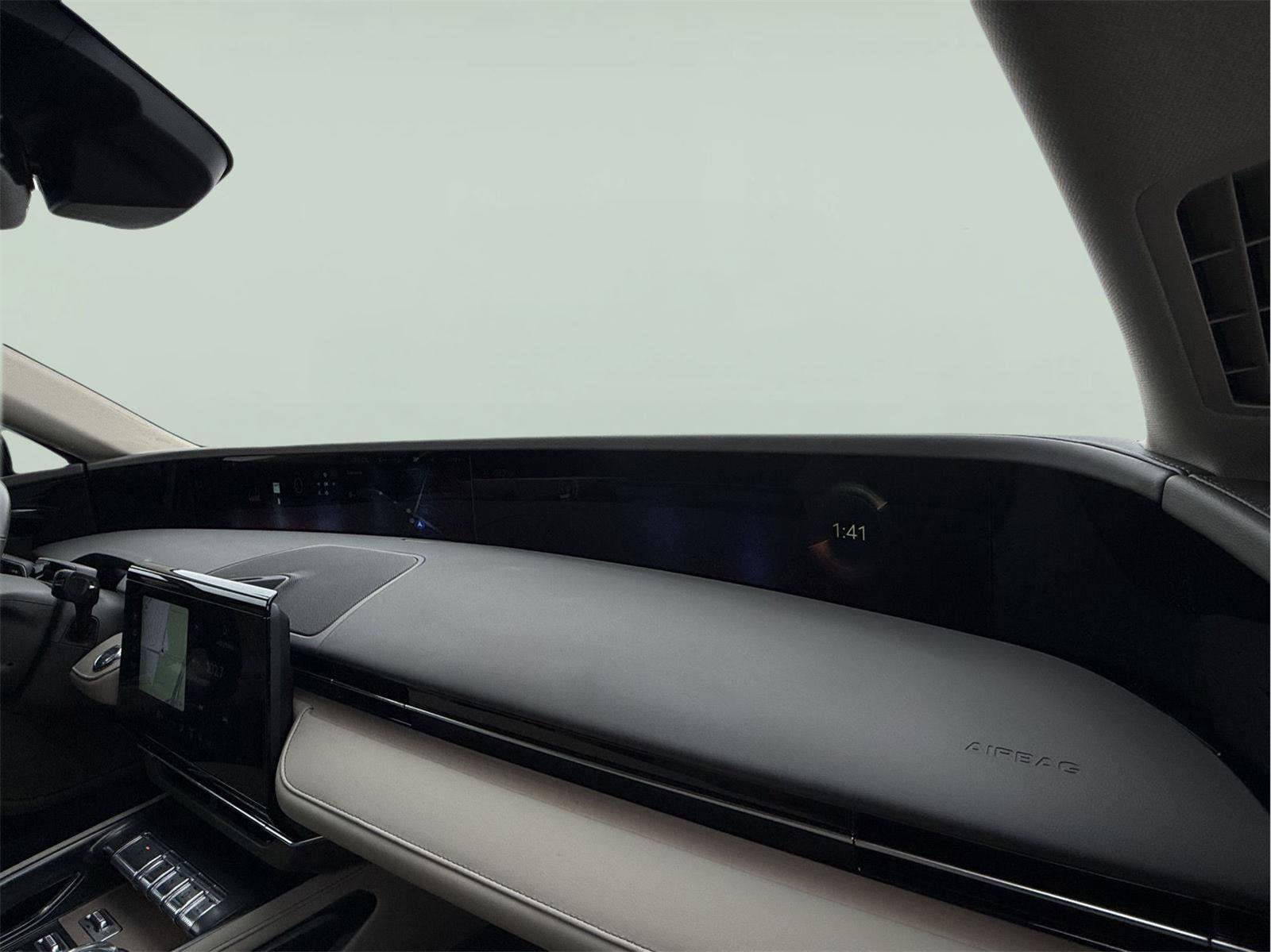 Used 2024 Lincoln Nautilus Reserve w/ Equipment Group 202A image 17