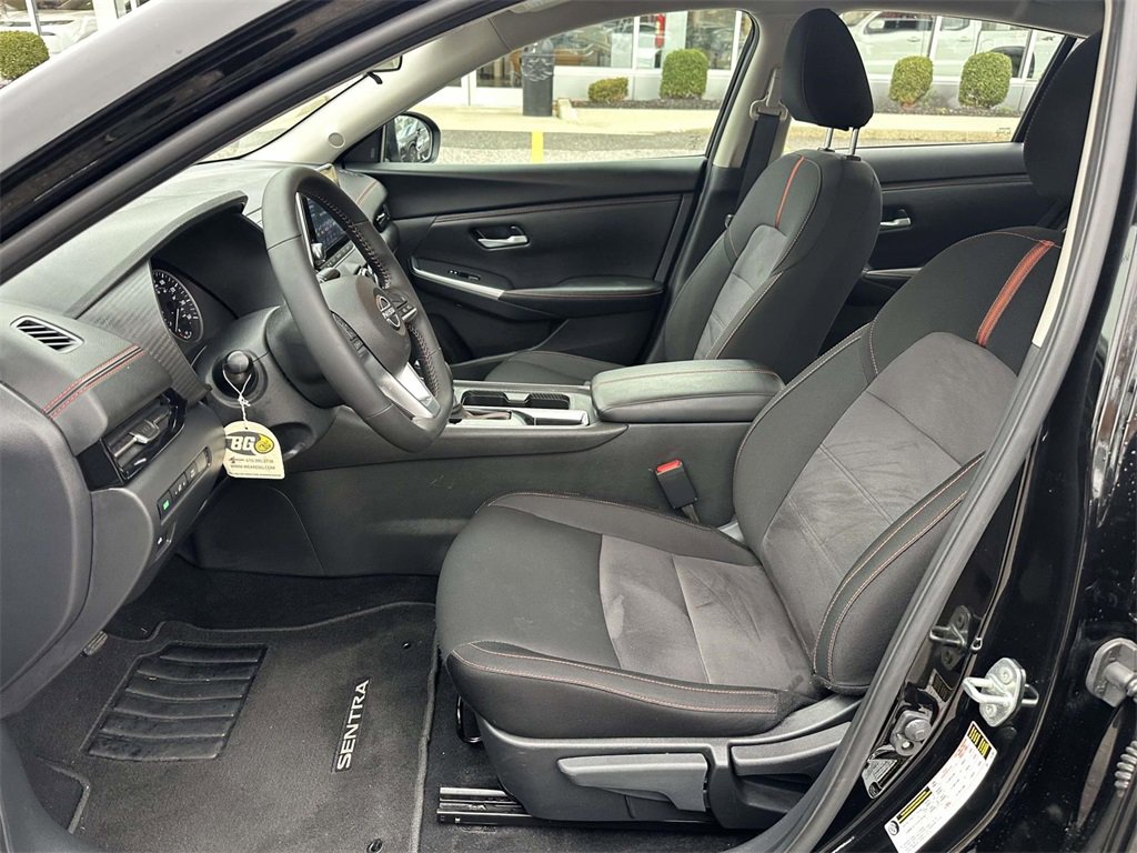 Certified 2025 Nissan Sentra SR image 17