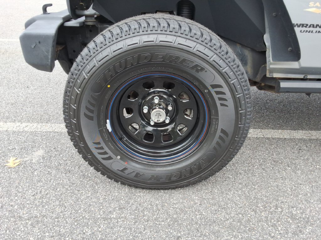 Used 2014 Jeep Wrangler Unlimited Sahara w/ Max Tow Package AWD/4WD image 10