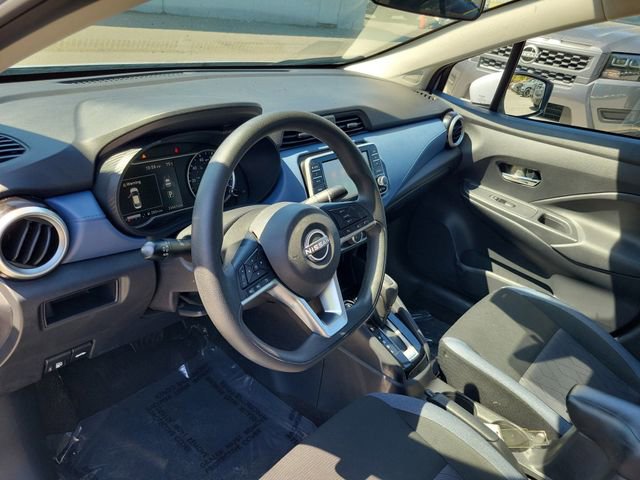 Used 2025 Nissan Versa SV image 9