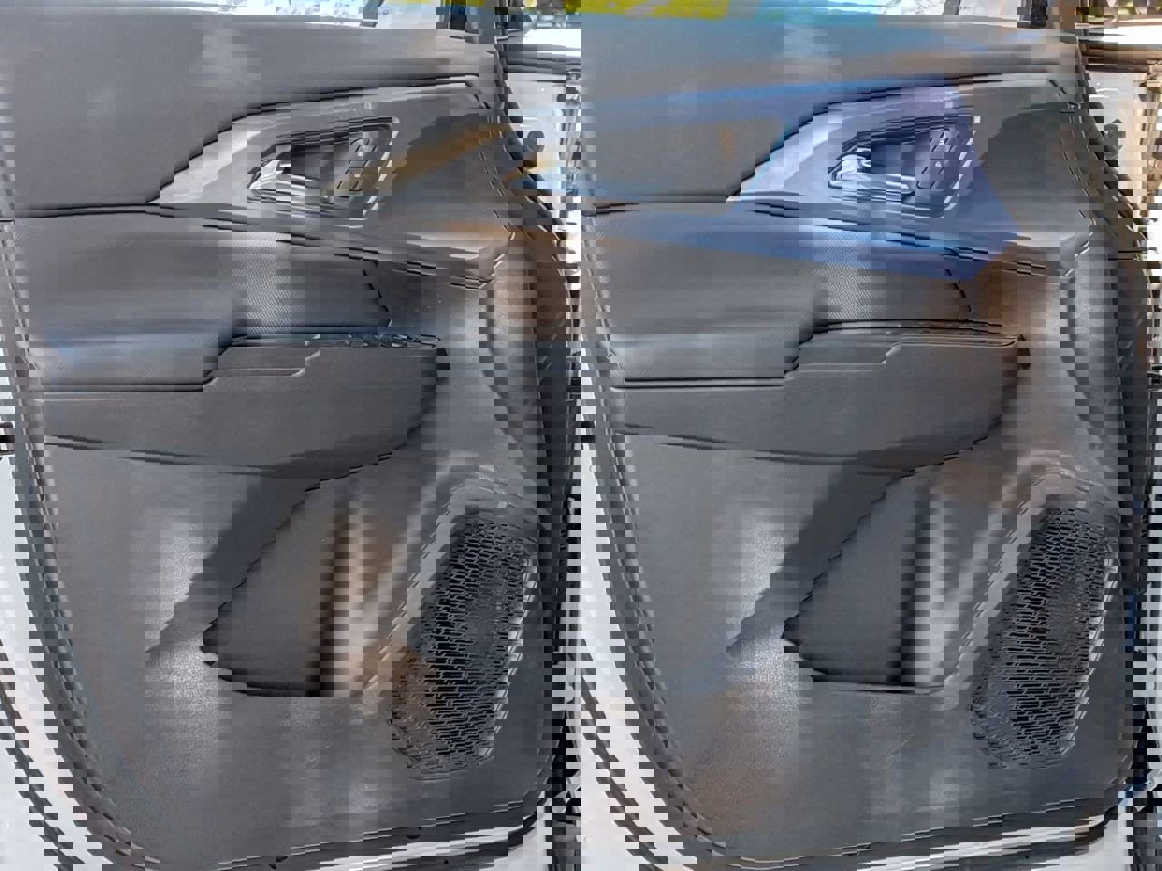 New 2026 Chevrolet Equinox EV LT image 7