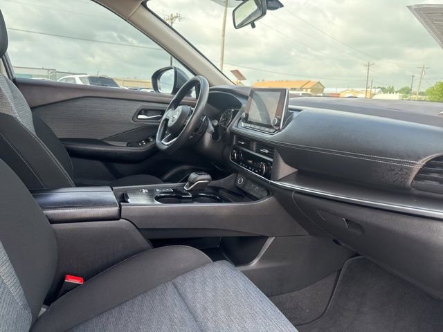 Used 2023 Nissan Rogue SV FWD image 16