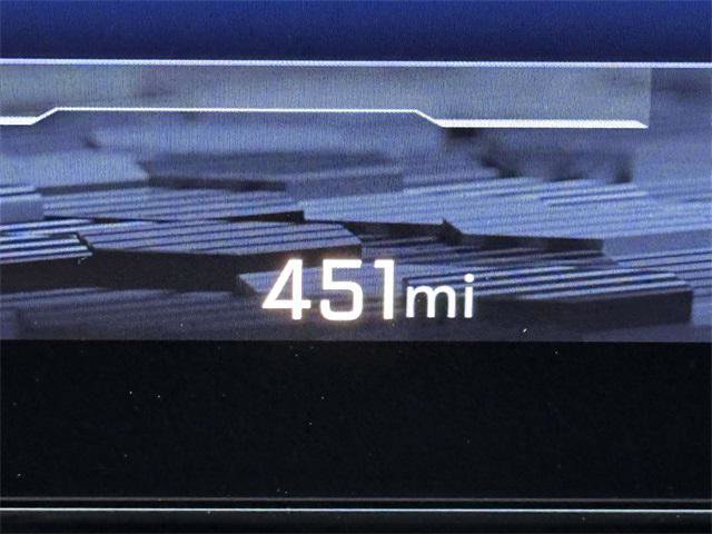 Used 2025 Chevrolet Suburban High Country image 29