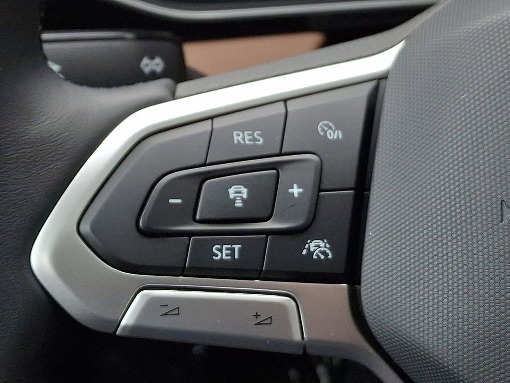 Certified 2025 Volkswagen Jetta SEL image 21