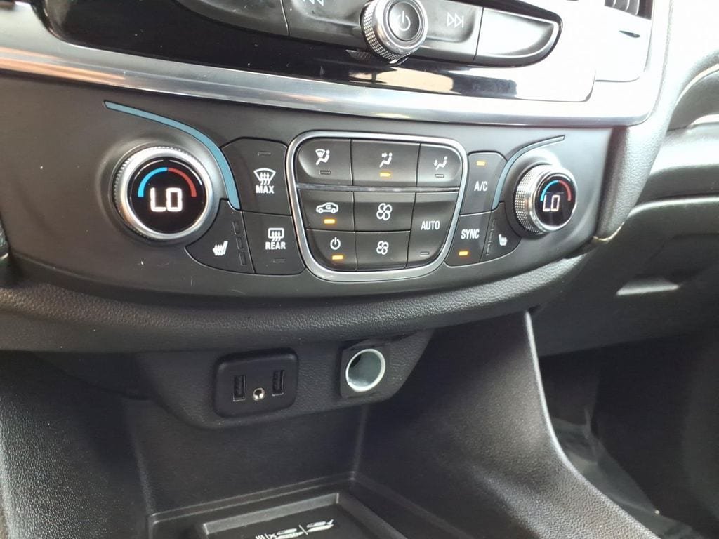 Used 2023 Chevrolet Traverse LT AWD/4WD image 24