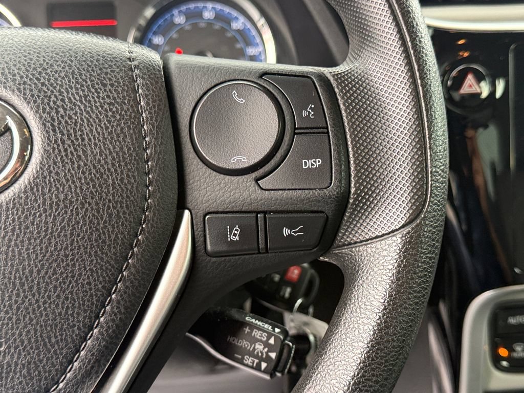 Used 2018 Toyota Corolla LE FWD image 19