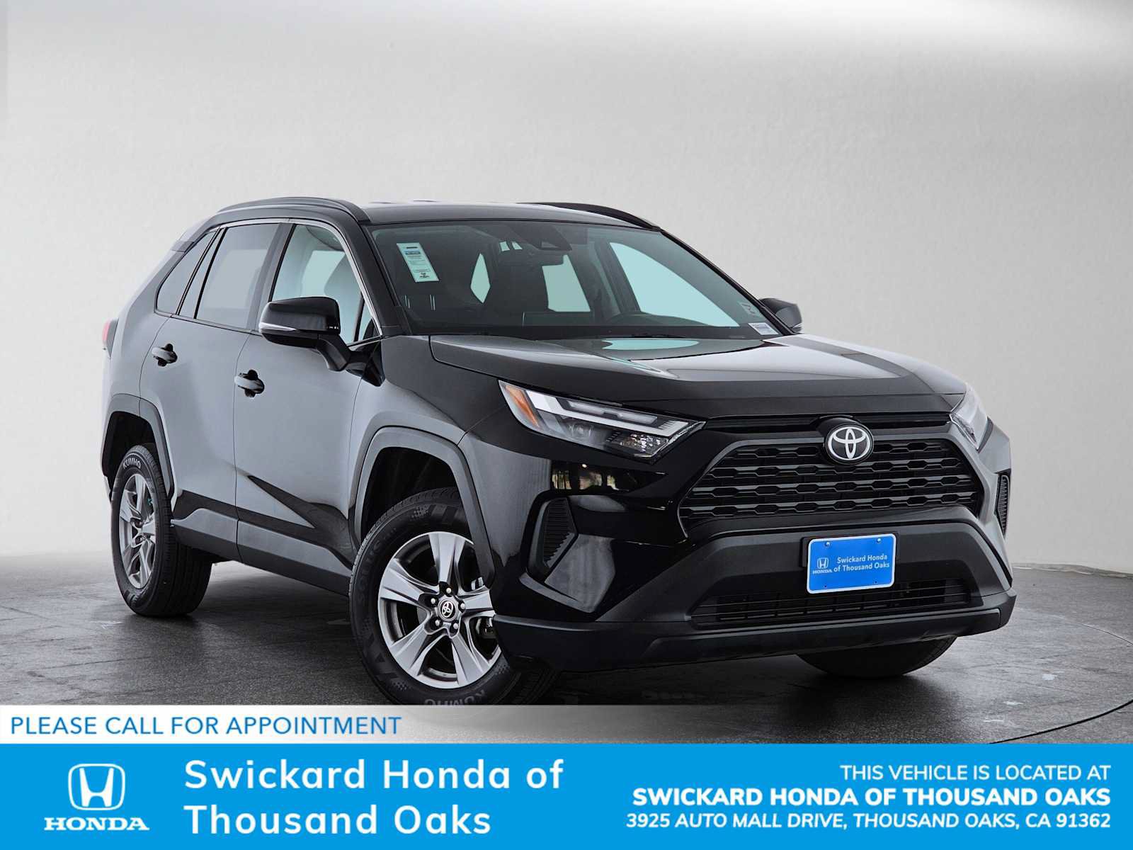 Used 2024 Toyota RAV4 XLE FWD image 1