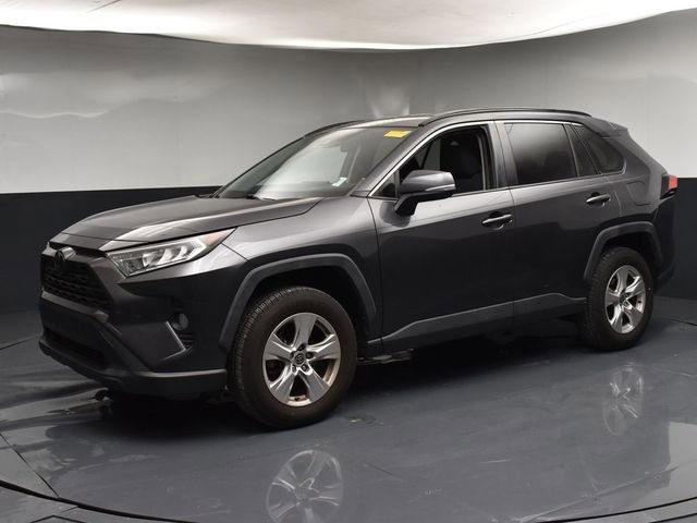Used 2020 Toyota RAV4 XLE image 4
