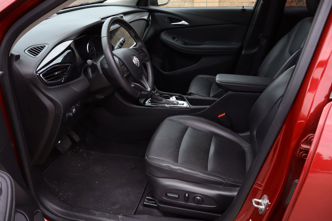 Used 2020 Buick Encore GX Essence w/ Experience Buick Package FWD image 15