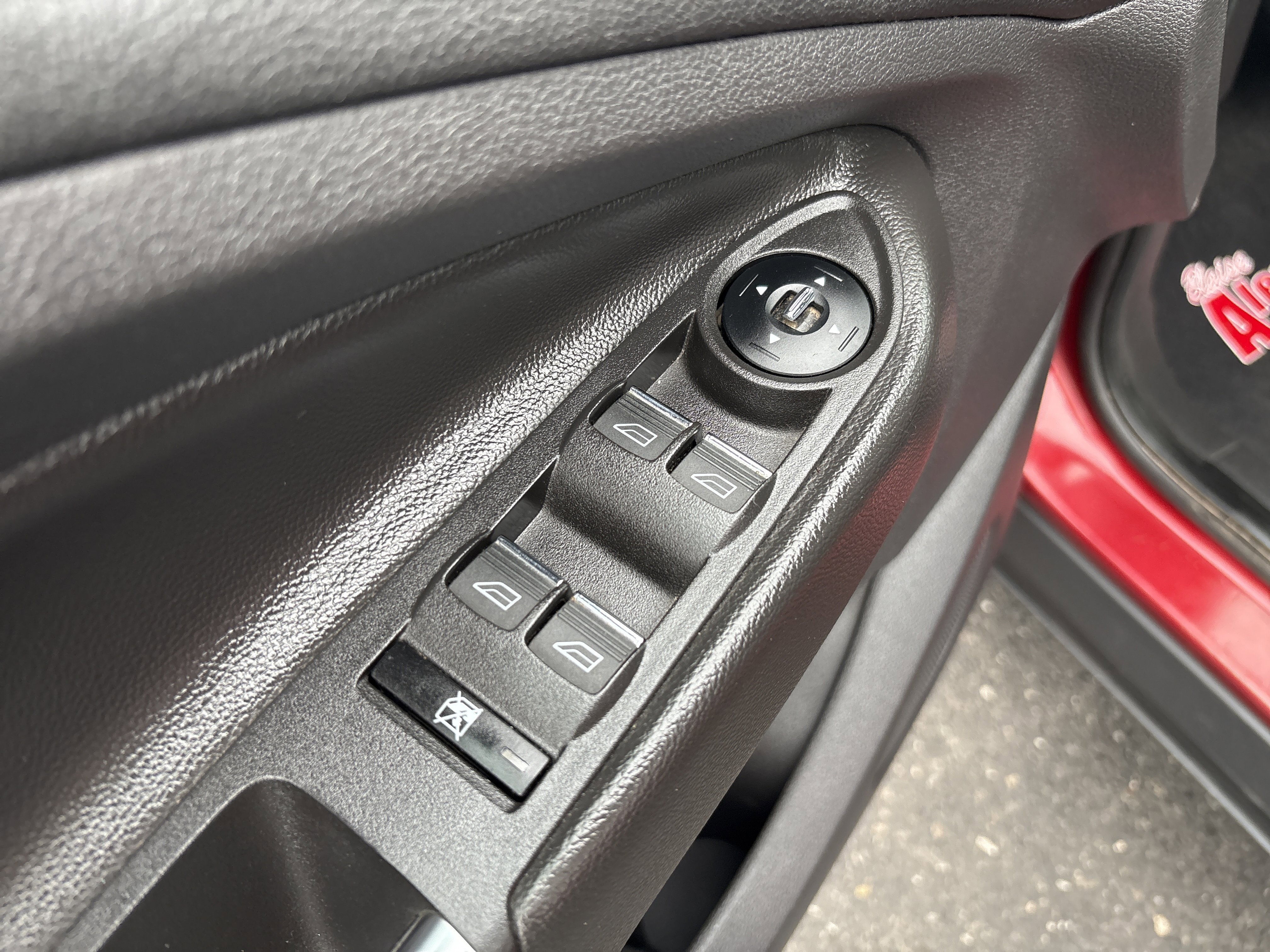 Used 2013 Ford Escape Titanium image 24