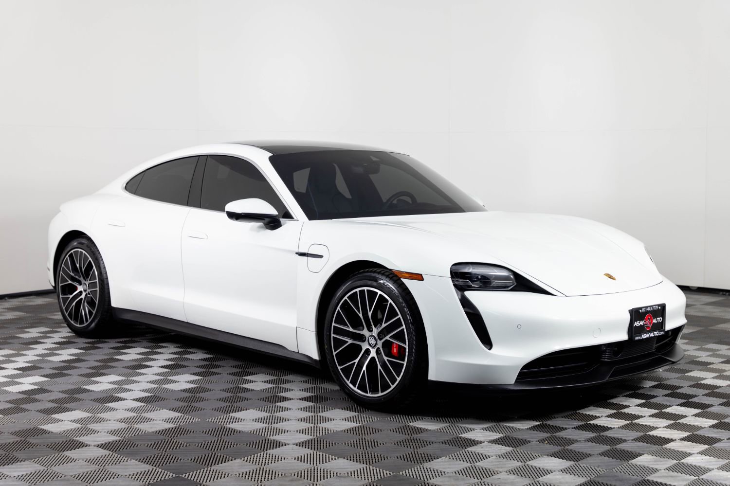 Used 2021 Porsche Taycan 4S image 10