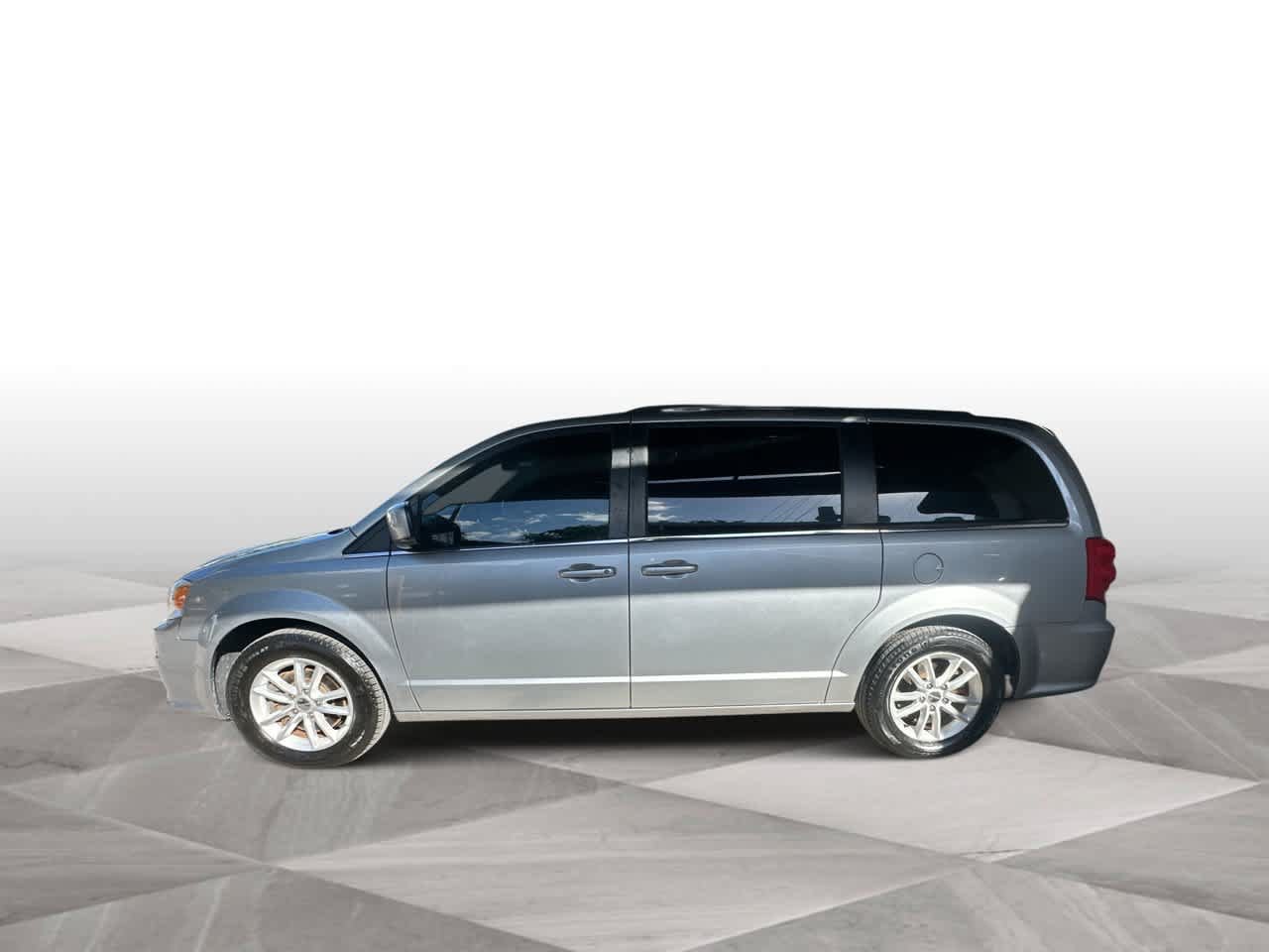 Used 2019 Dodge Grand Caravan SXT FWD image 5