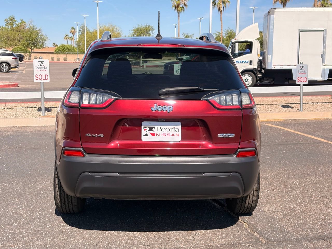 Used 2020 Jeep Cherokee Latitude w/ Cold Weather Group AWD/4WD image 5