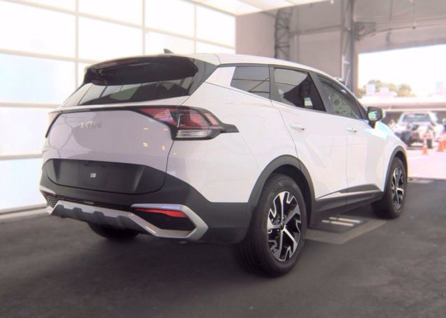 Certified 2025 Kia Sportage EX FWD image 3