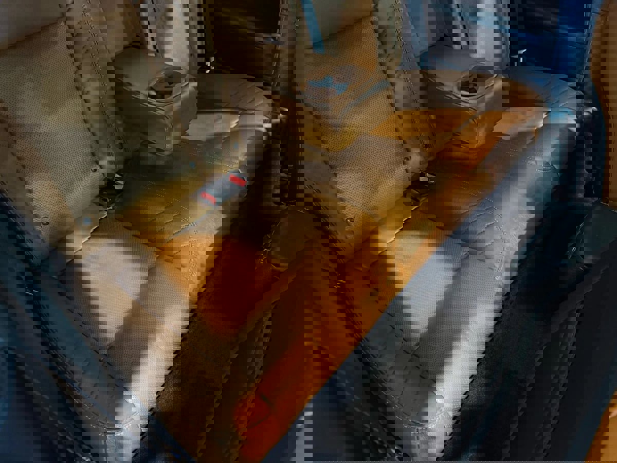 Used 2015 Dodge Challenger SRT Hellcat image 32