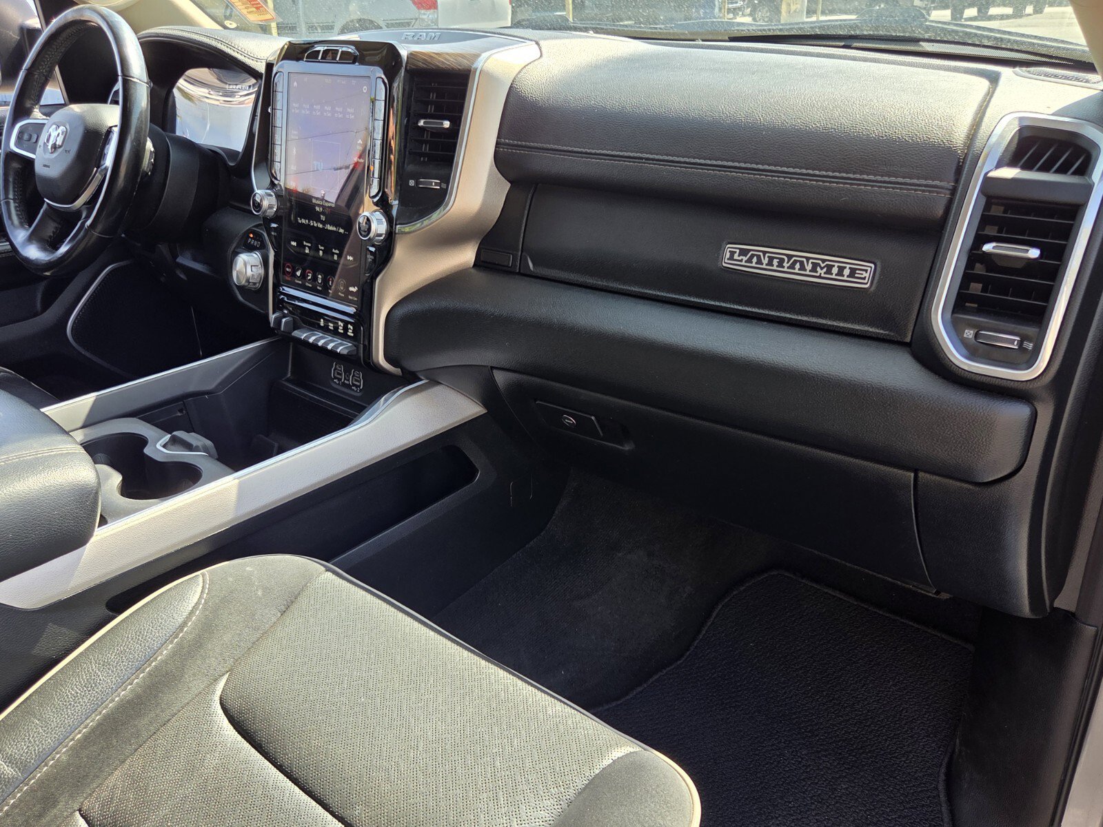 Used 2020 RAM 1500 Laramie RWD image 17