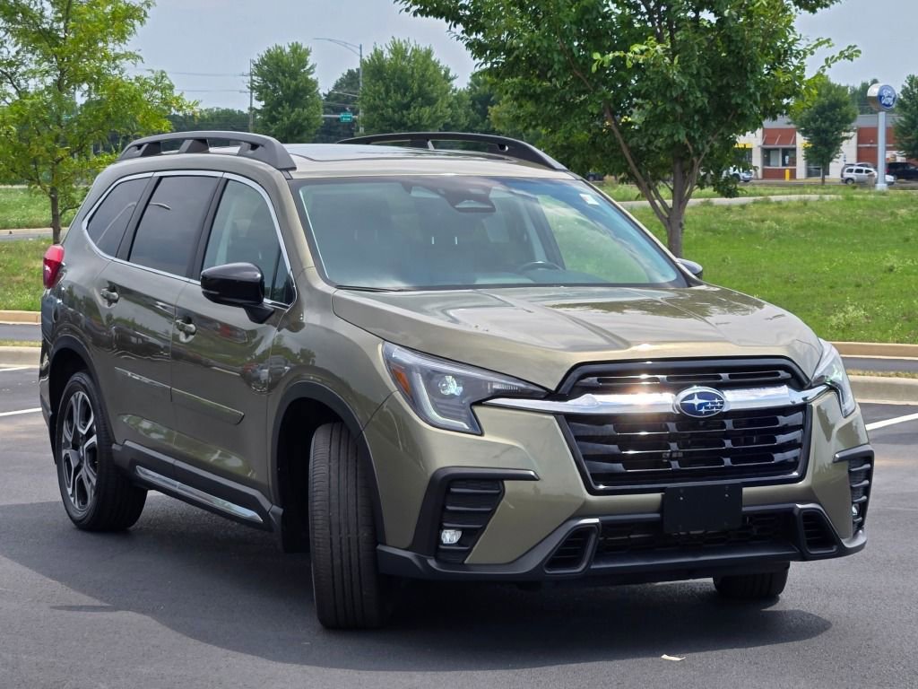 Used 2024 Subaru Ascent Limited w/ Technology Package image 3