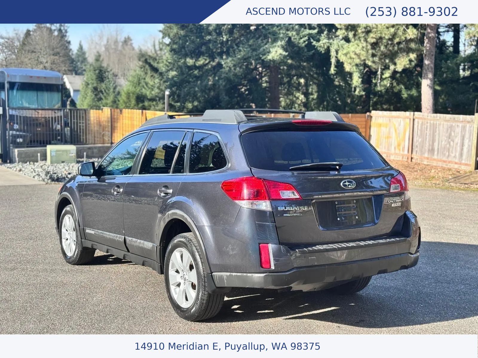 Used 2010 Subaru Outback 2.5i Limited image 3