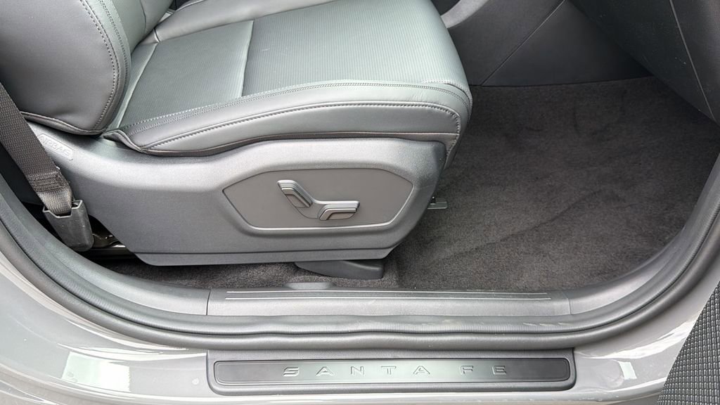 New 2026 Hyundai Santa Fe Calligraphy FWD image 17