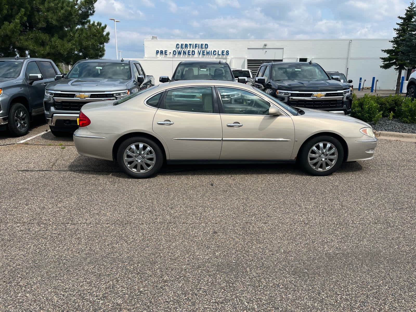 Used 2009 Buick LaCrosse CX FWD image 4