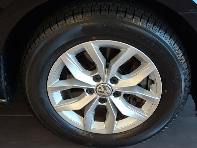 Used 2017 Volkswagen Passat 1.8T S FWD image 8