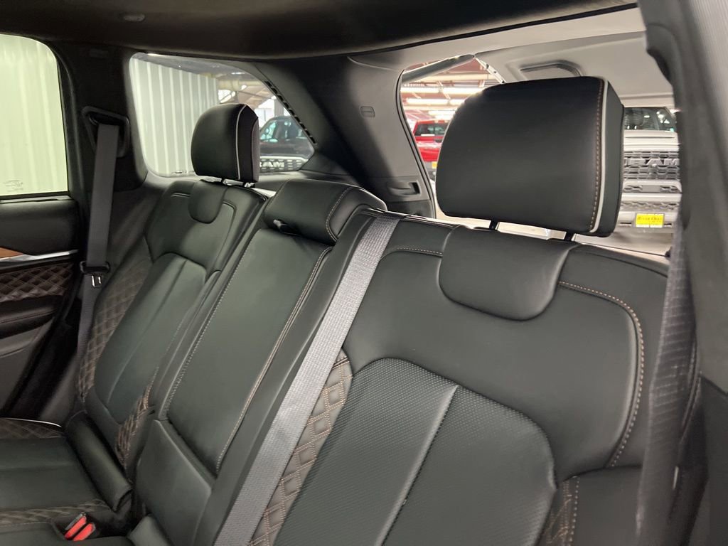 Used 2025 Jeep Grand Cherokee Summit image 12