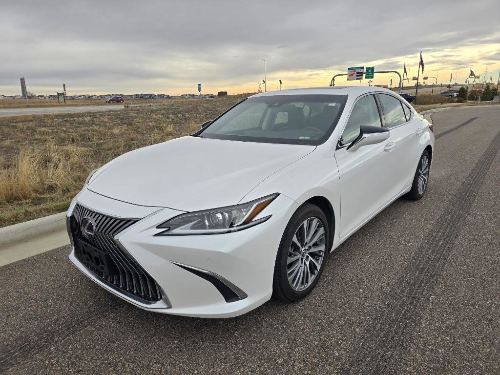 Used 2020 Lexus ES 300h w/ Premium Package