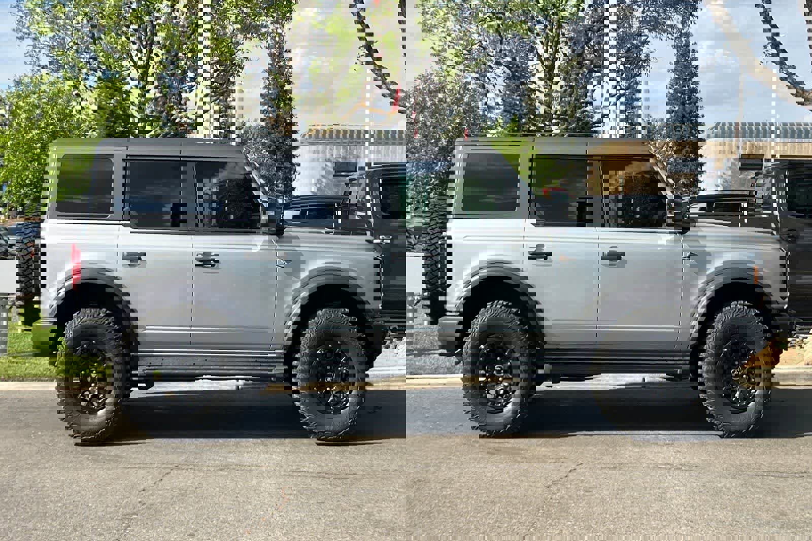 Used 2024 Ford Bronco Wildtrak image 9