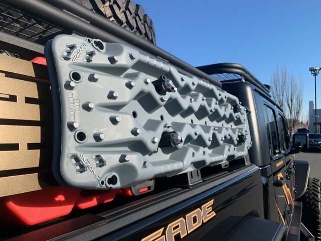 Used 2023 Jeep Gladiator Sport image 32