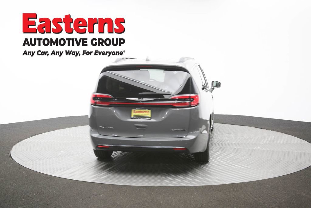 Used 2022 Chrysler Pacifica Limited FWD image 36